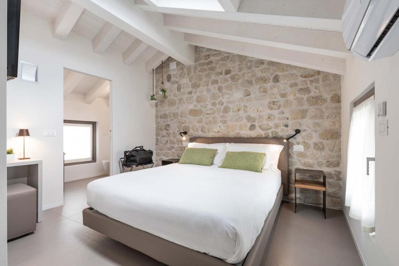 Portone180 Guest House Roveredo in Piano Esterno foto
