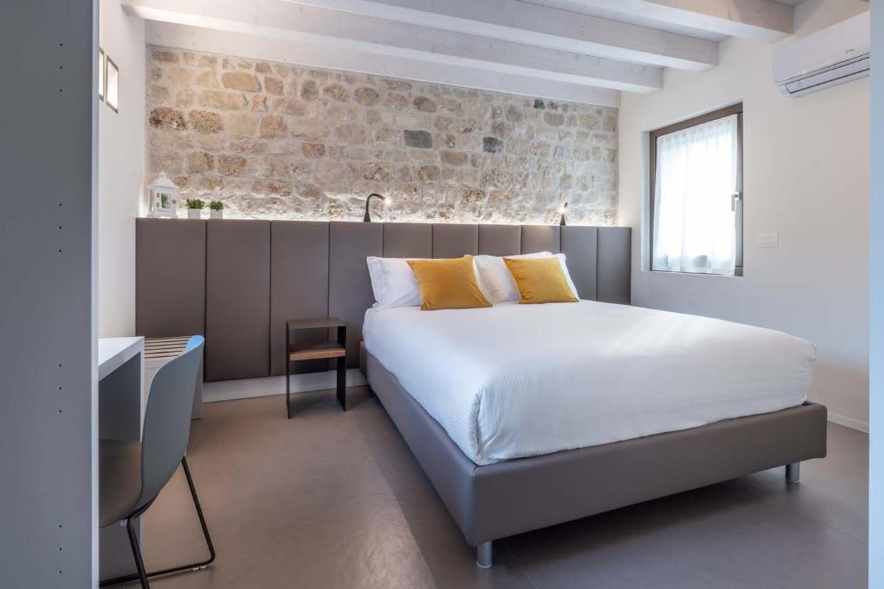 Portone180 Guest House Roveredo in Piano Esterno foto