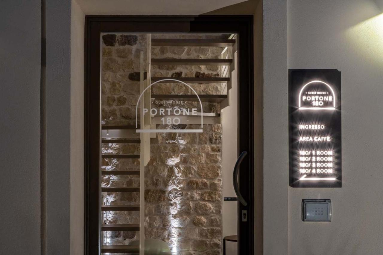 Portone180 Guest House Roveredo in Piano Esterno foto