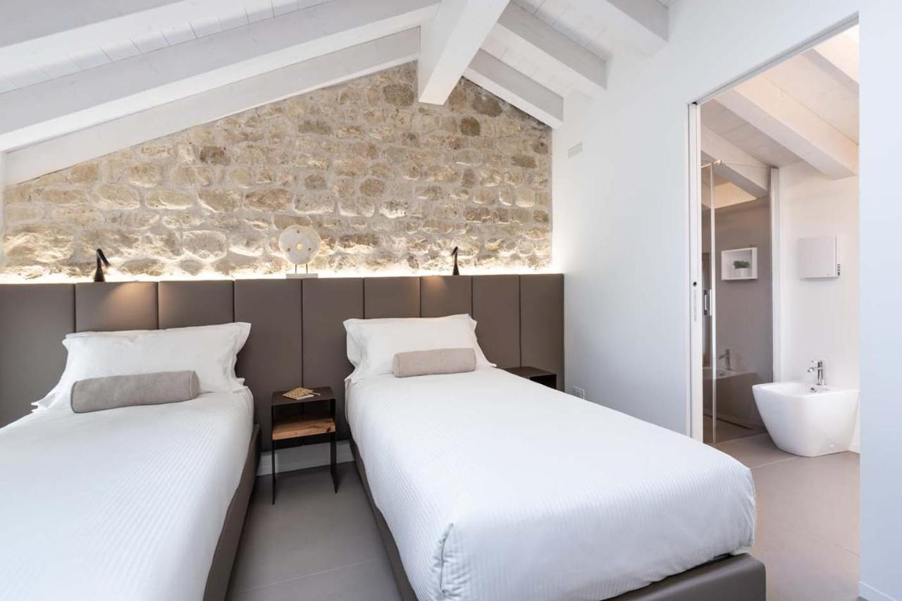 Portone180 Guest House Roveredo in Piano Esterno foto