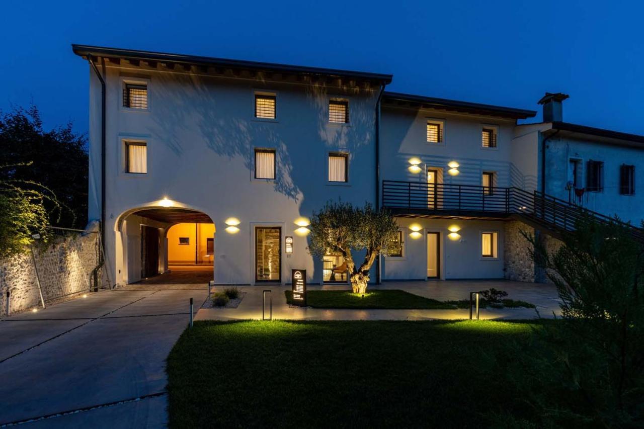 Portone180 Guest House Roveredo in Piano Esterno foto