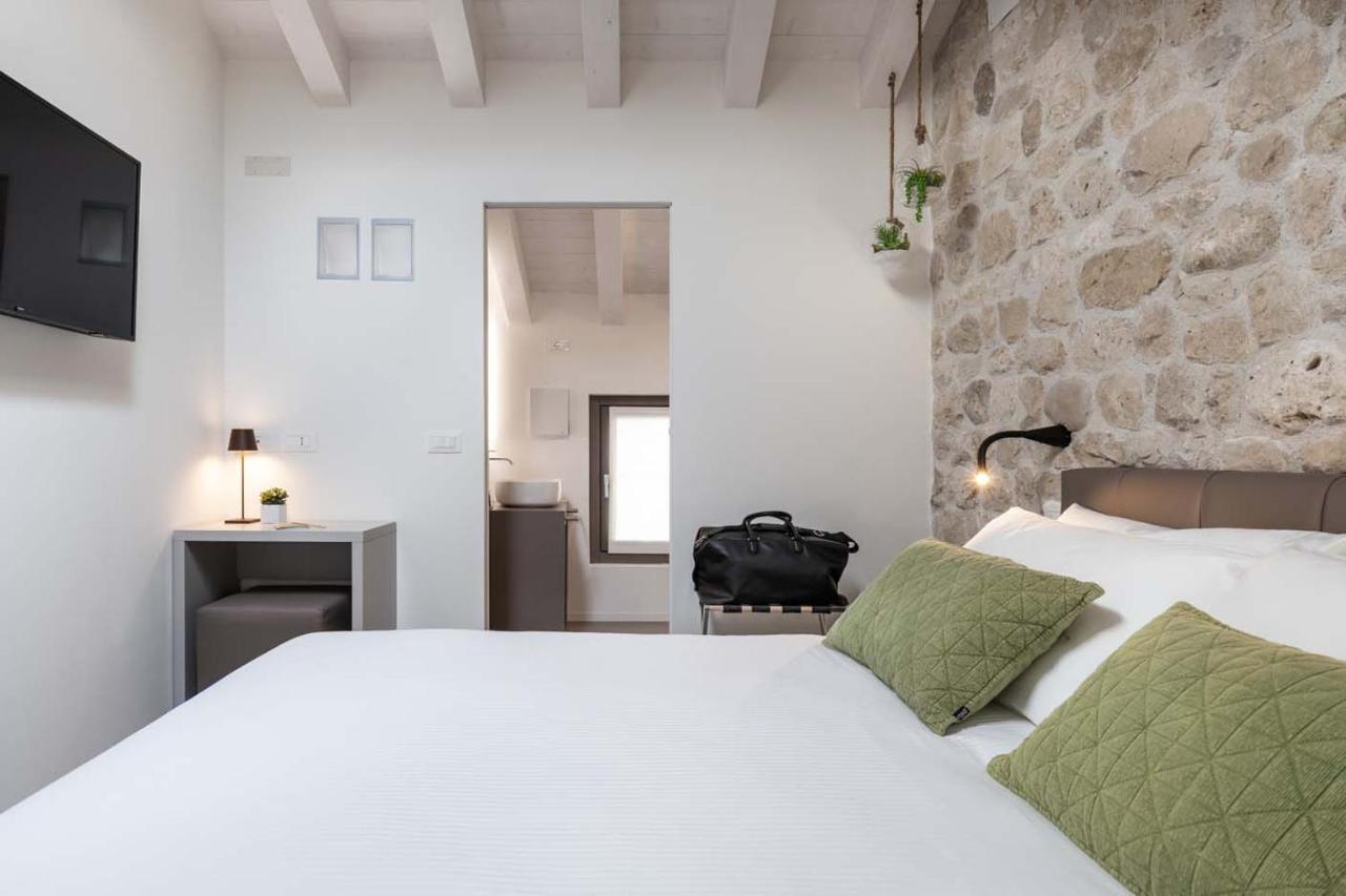 Portone180 Guest House Roveredo in Piano Esterno foto