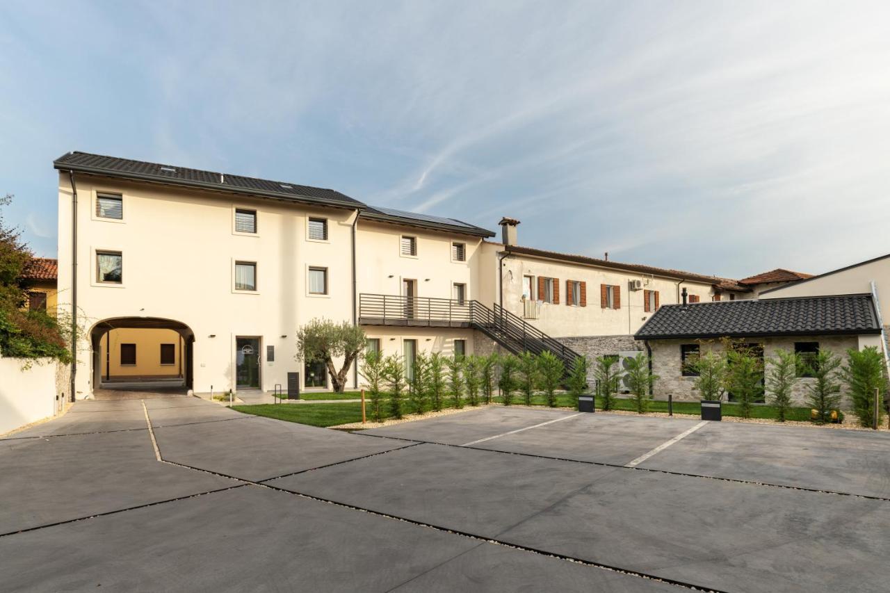Portone180 Guest House Roveredo in Piano Esterno foto