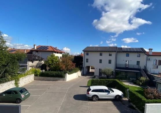 Portone180 Guest House Roveredo in Piano Esterno foto